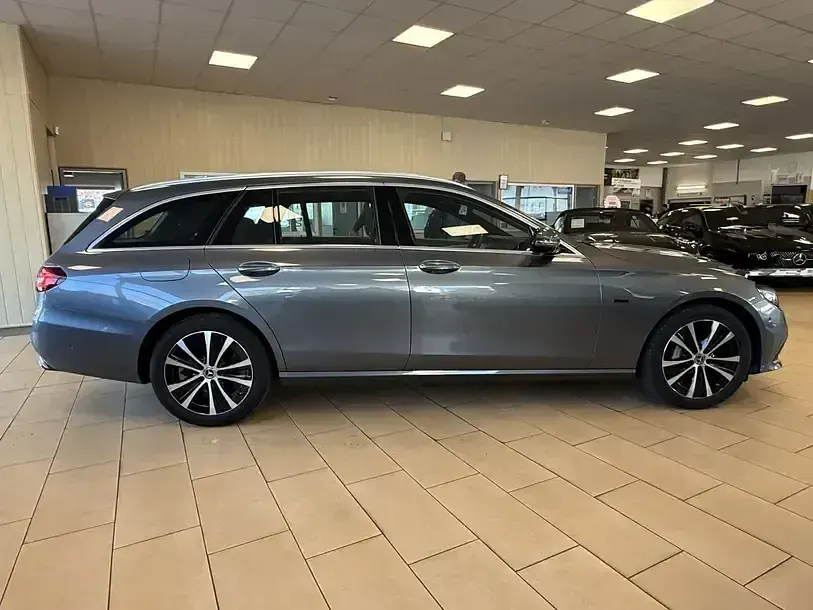Gebraucht Mercedes E300 306 PS (225 kW) 2021 Silber Kombi
