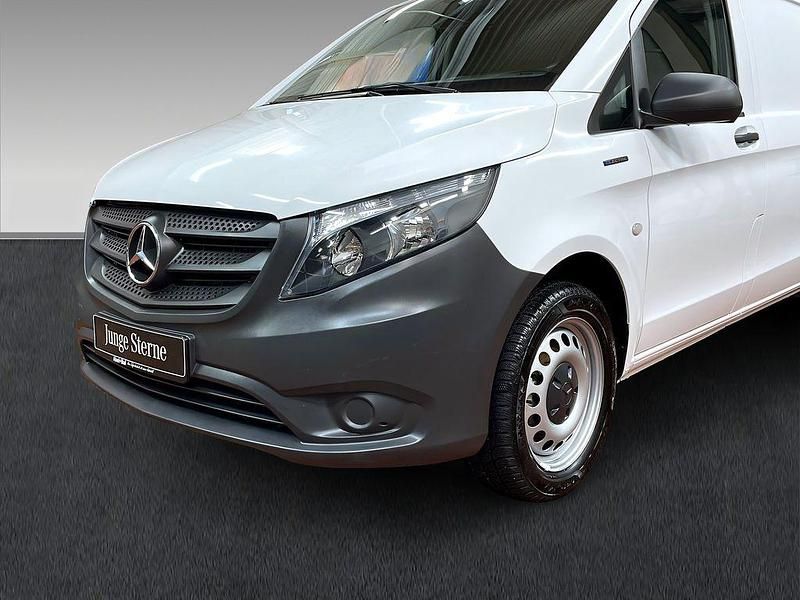 Gebraucht Mercedes e-Vito 85 kW (116 PS) 2021 Arktikweiß Van / Kleinbus