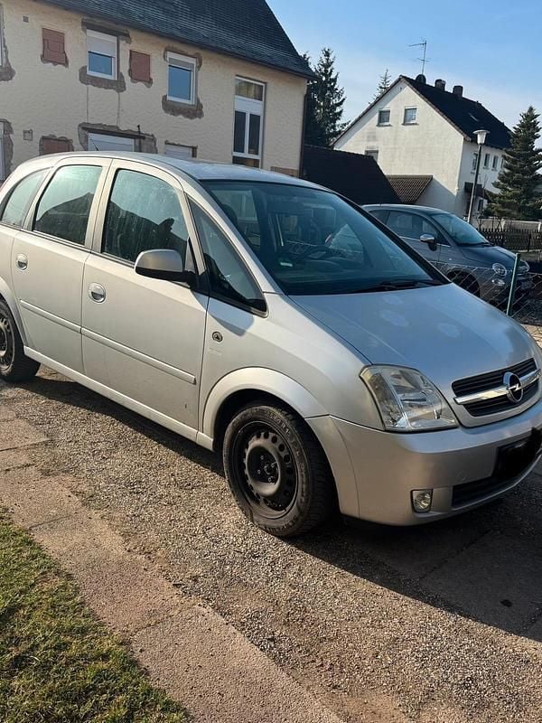 Gebraucht Opel Meriva 101 PS (74 kW) 2004 Silber Van / Kleinbus