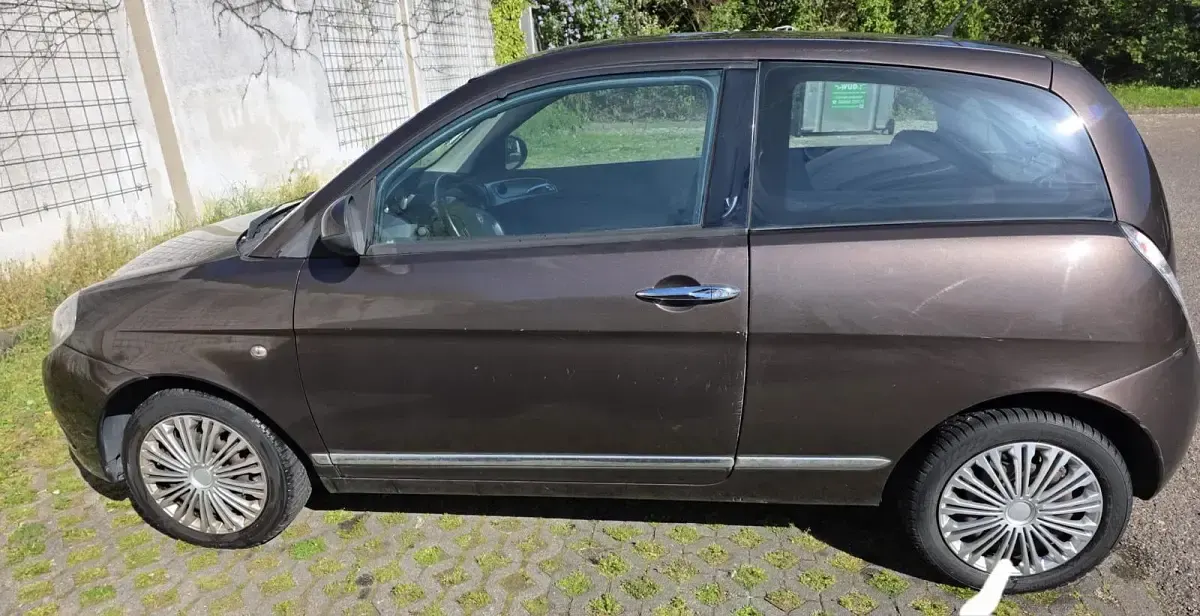 Gebraucht Lancia Ypsilon 69 PS (50 kW) 2011 Braun Kleinwagen