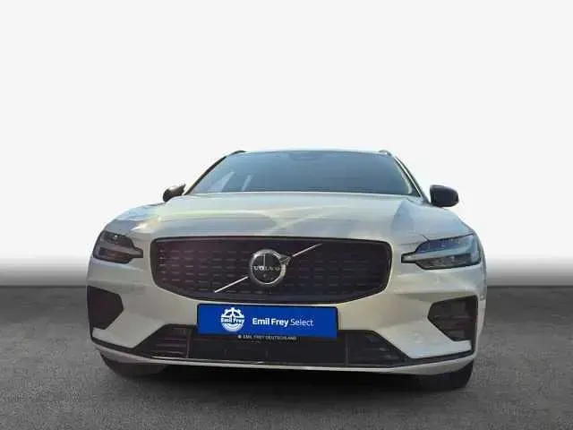 Gebraucht Volvo V60 145 PS (106 kW) 2025 Kombi