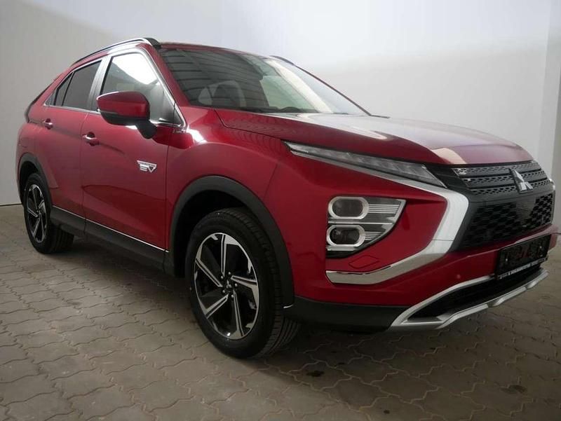 Neu Mitsubishi Eclipse Cross Plus 188 PS (138 kW) 2025 Dynamikrot SUV