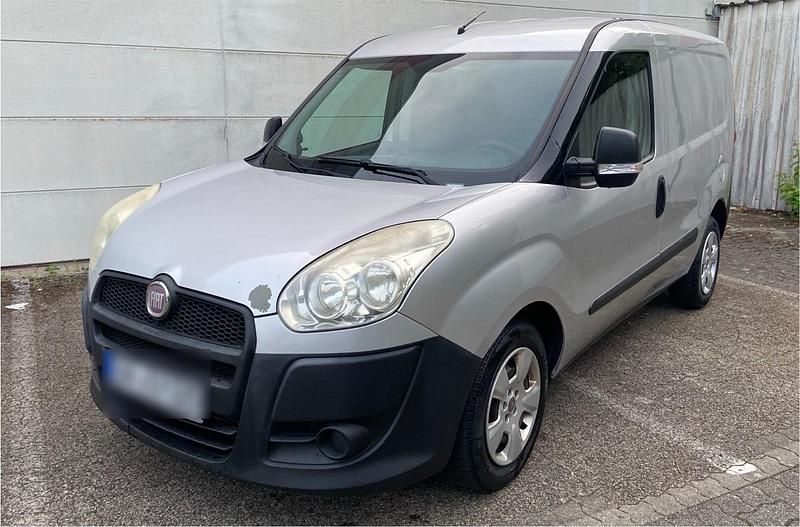 Silber Gebraucht 2012 Fiat Doblò Van / Kleinbus | 2.900 € (Guter Preis) - Bild 1/4