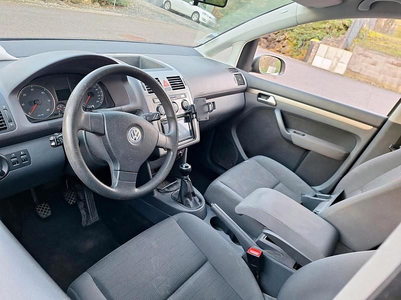 Gebraucht VW Touran 105 PS (77 kW) 2008 Silber Van / Kleinbus