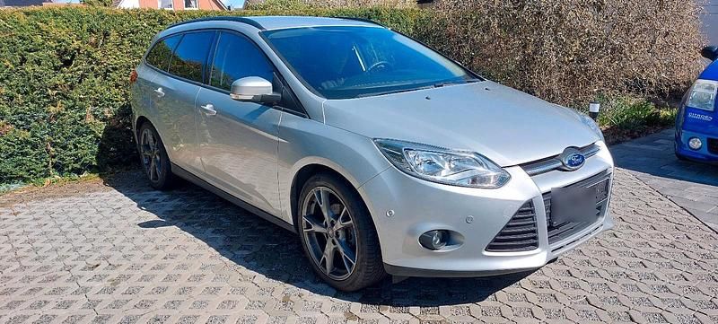 Używany Ford Focus S 125 KM (91 kW) 2014 Srebrny Kombi