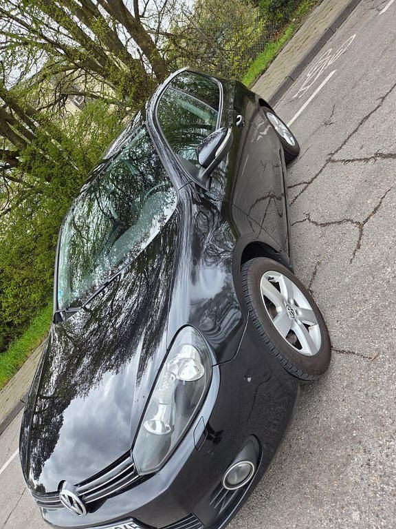 Gebraucht VW Golf VI 105 PS (77 kW) 2010 Schwarz Kleinwagen