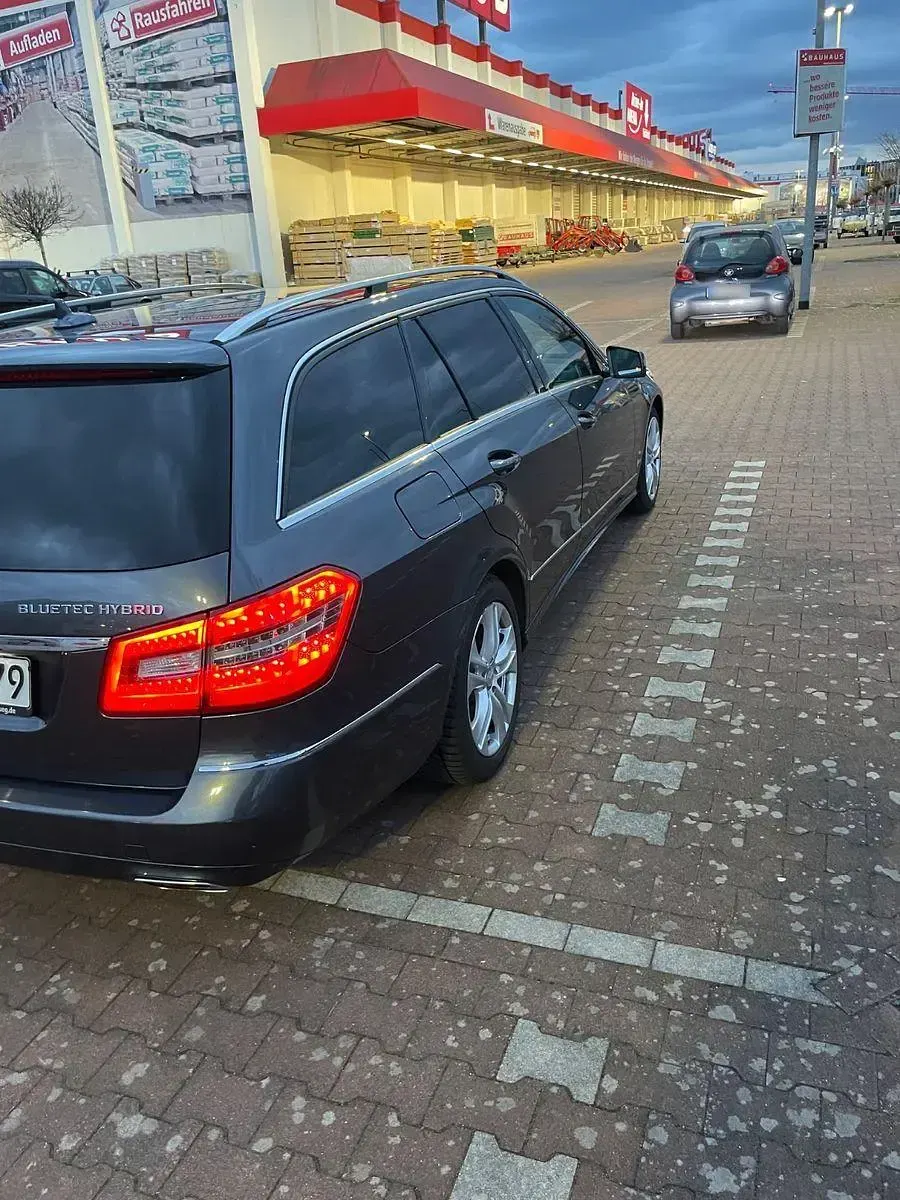 Gebraucht Mercedes E300 Avantgarde 204 PS (150 kW) 2012 Kombi