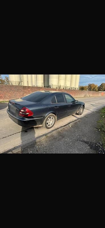 Gebraucht Mercedes E220 150 PS (110 kW) 2003 Schwarz Limousine