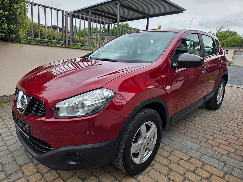 Rot Gebraucht 2013 Nissan Qashqai Visia SUV | 7.295 € (Fairer Preis) - Bild 1/4