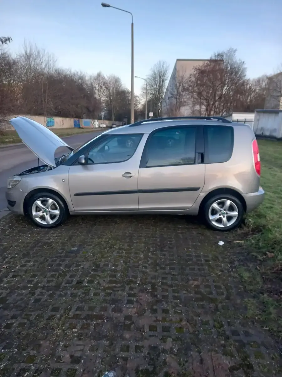 Gebraucht Skoda Roomster 2012 Braun Van / Kleinbus