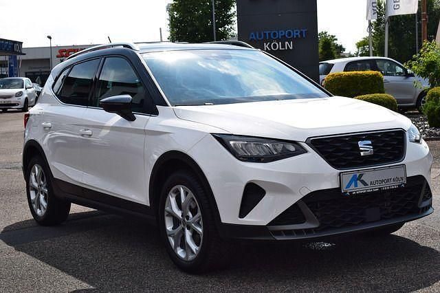 Weiß Gebraucht 2024 Seat Arona FR SUV | 19.890 € (Guter Preis) - Bild 1/4