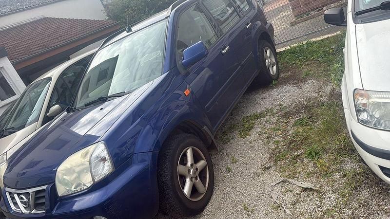 Blau Gebraucht 2003 Nissan X-Trail Comfort SUV | 1.399 € - Bild 1/4