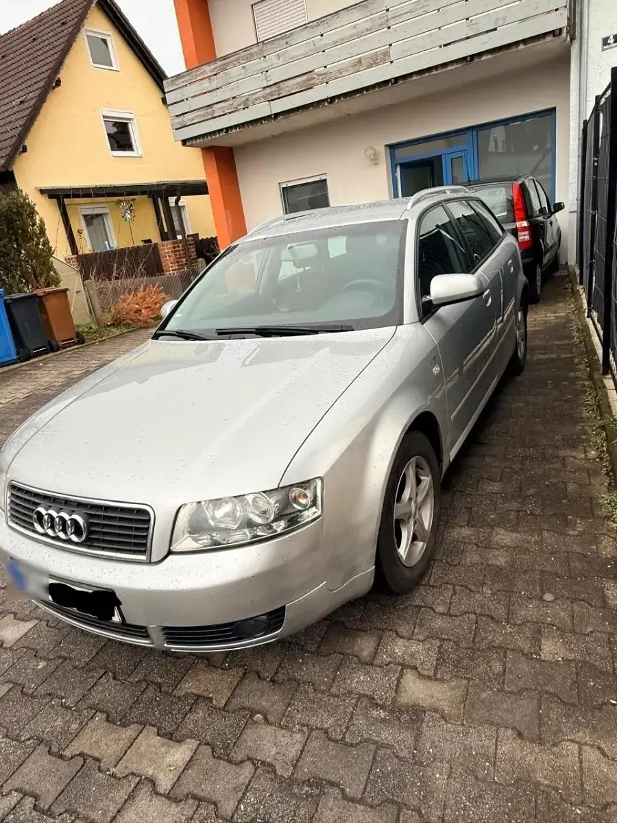 Gebraucht Audi A4 105 PS (77 kW) 2004 Grau Kleinwagen