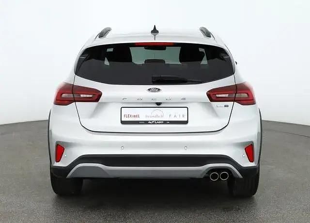 Second-hand Ford Focus Active 125 CP (91 kW) 2023 Argintiu Berlinǎ
