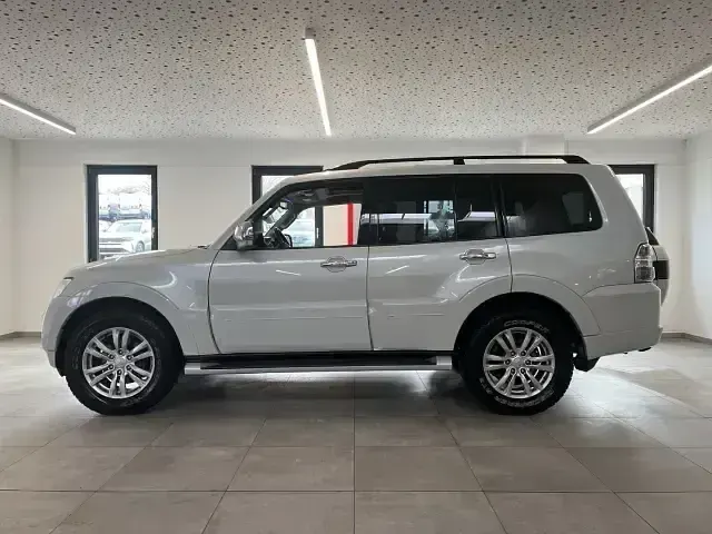 Gebraucht Mitsubishi Pajero Top 190 PS (139 kW) 2018 Weiß SUV