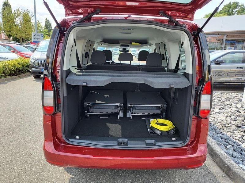 Gebraucht Ford Tourneo Titanium 116 PS (85 kW) 2025 Rot Van / Kleinbus