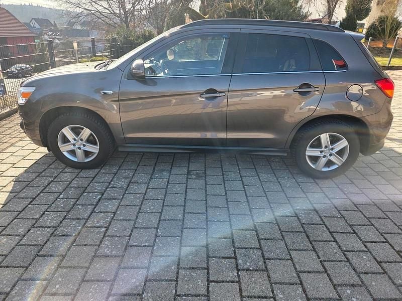 Gebraucht Mitsubishi ASX Invite 150 PS (110 kW) 2013 Braun SUV