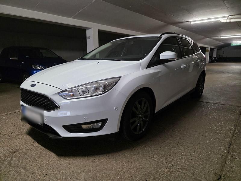 Gebraucht Ford Focus 105 PS (77 kW) 2018 Weiß Kombi