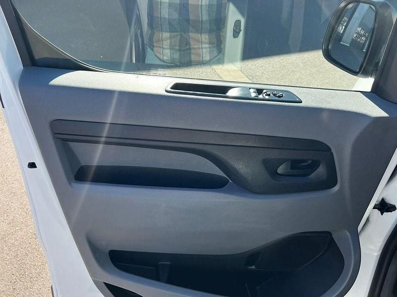 Second-hand Citroën Jumpy 150 CP (110 kW) 2020 Alb Monovolum