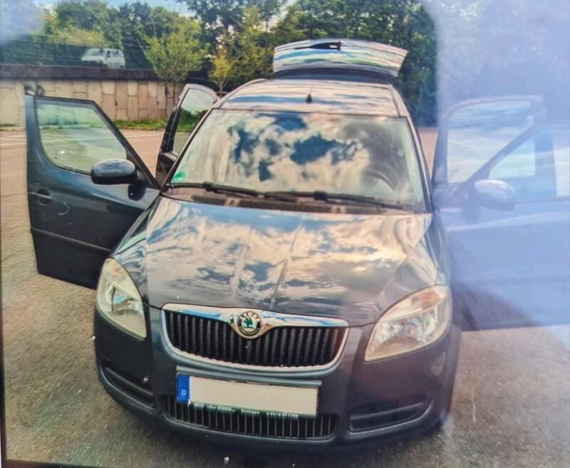 Andere außenfarben Gebraucht 2009 Skoda Roomster Kombi | 1.580 € (Superpreis) - Bild 1/4