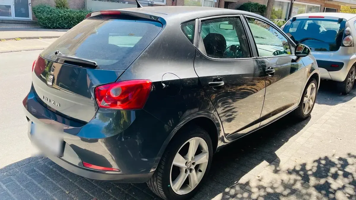 Gebraucht Seat Ibiza 70 PS (51 kW) 2011 Grau Kleinwagen
