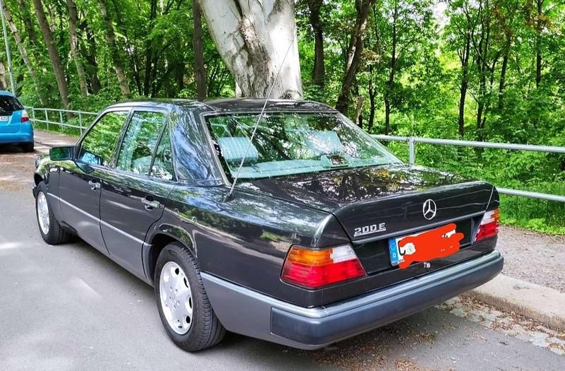 Gebraucht Mercedes E200 118 PS (86 kW) 1992 Limousine