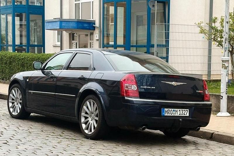 Gebraucht Chrysler 300C 218 PS (160 kW) 2010 Blau Limousine