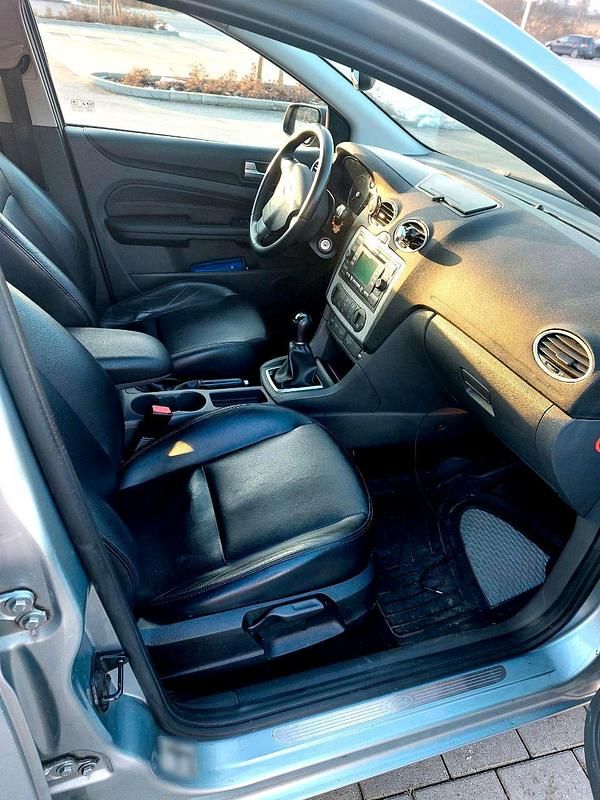 Gebraucht Ford Focus 136 PS (100 kW) 2005 Silber Kombi