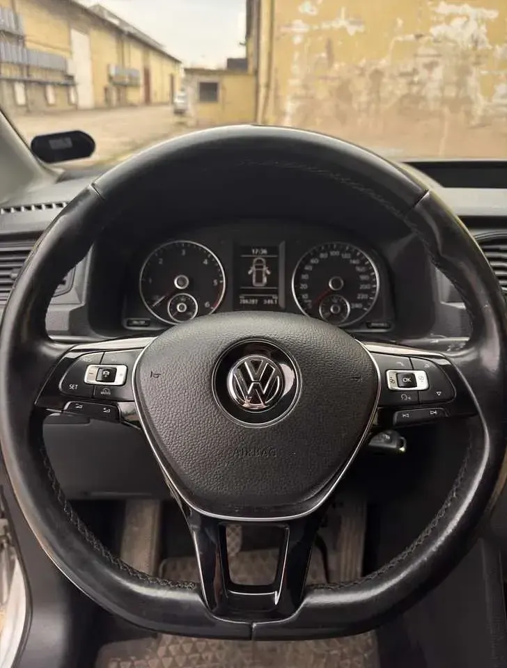 Gebraucht VW Caddy Maxi 102 PS (75 kW) 2017 Silber Van / Kleinbus