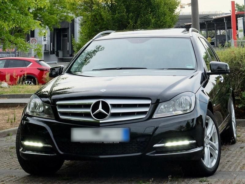Gebraucht Mercedes C180 156 PS (114 kW) 2012 Schwarz Kombi