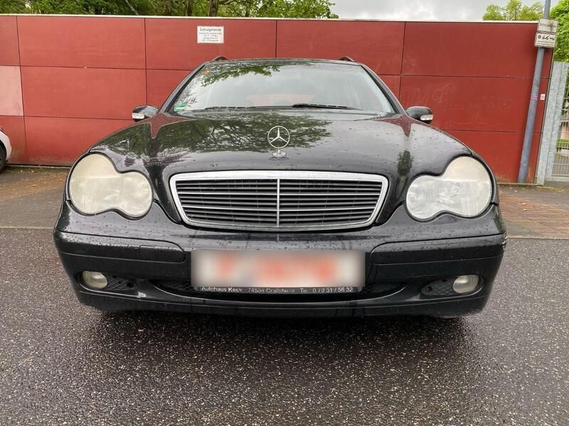 Schwarz Gebraucht 2004 Mercedes C180 Classic Kombi | 790 € (Fairer Preis) - Bild 1/4