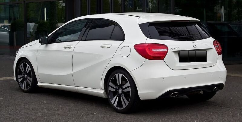 Weiß Gebraucht 2013 Mercedes A200 Urban Limousine | 13.999 € (Fairer Preis) - Bild 1/4