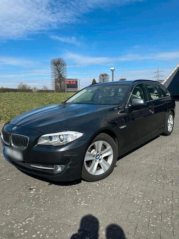 Gebraucht BMW 525 218 PS (160 kW) 2012 Grau Kombi