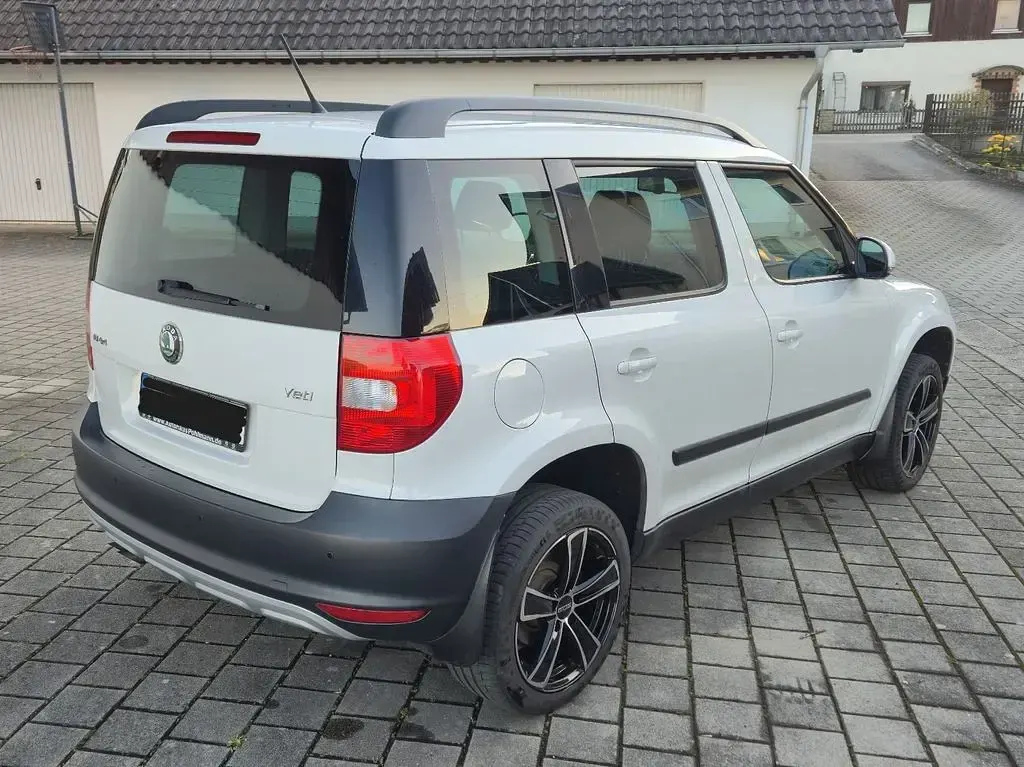 Gebraucht Skoda Yeti Plus Edition 140 PS (102 kW) 2013 Weiß SUV