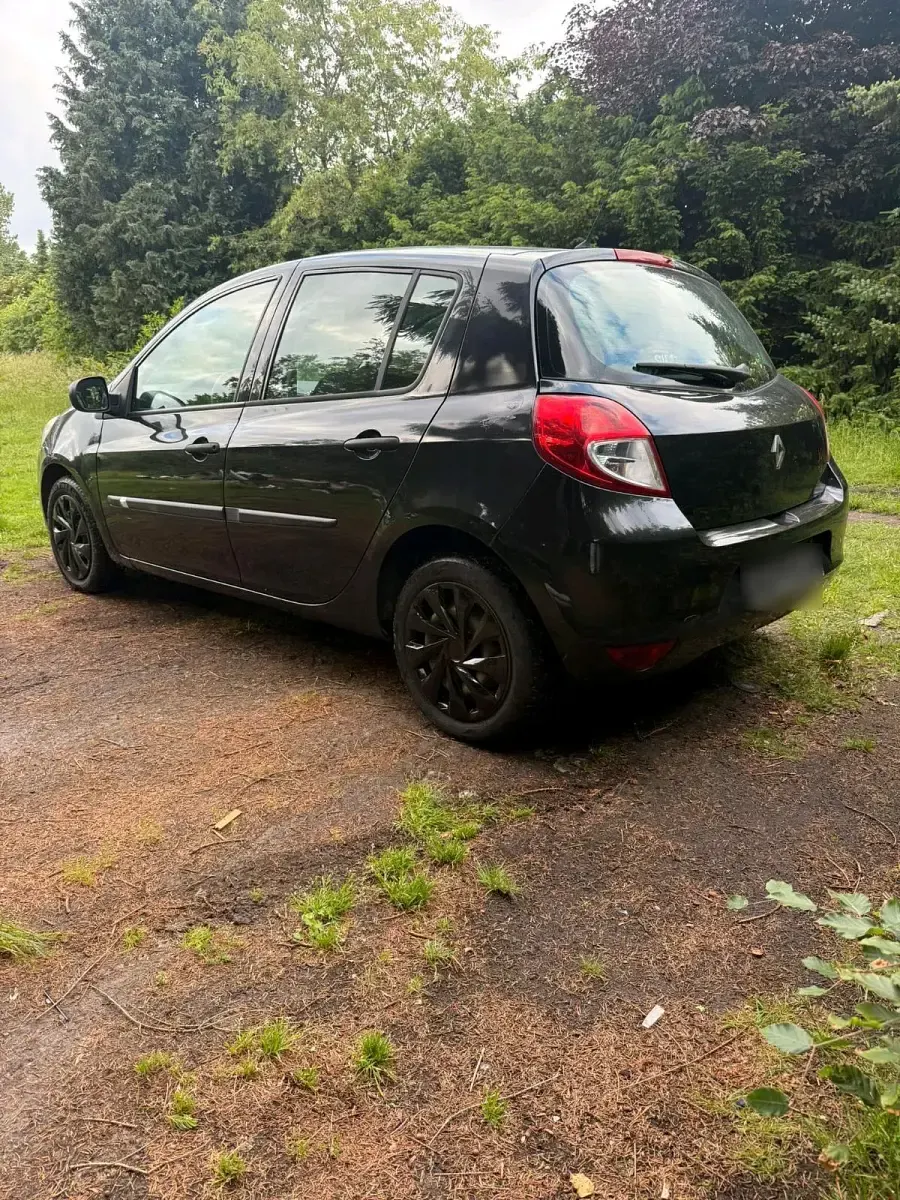 Gebraucht Renault Clio II 75 PS (55 kW) 2009 Schwarz Limousine