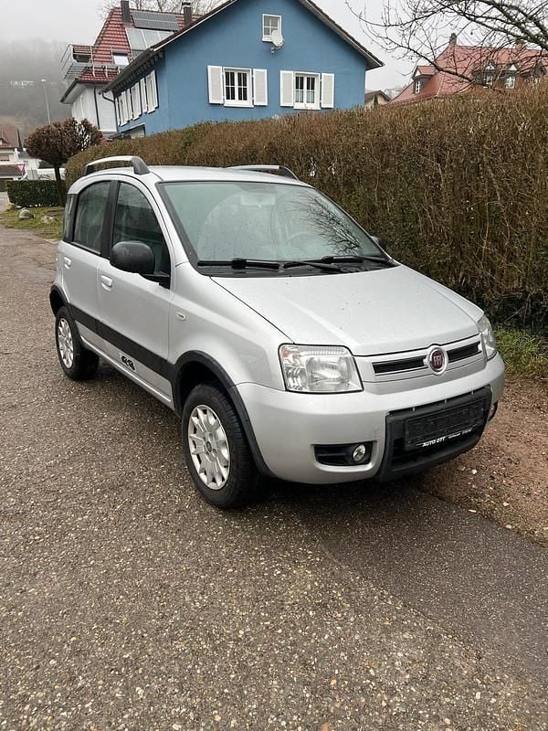 Grau Gebraucht 2011 Fiat Panda 4x4 Kleinwagen | 5.700 € (Fairer Preis) - Bild 1/4