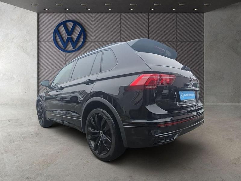 Gebraucht VW Tiguan R-line 150 PS (110 kW) 2023 Deep black perleffekt SUV