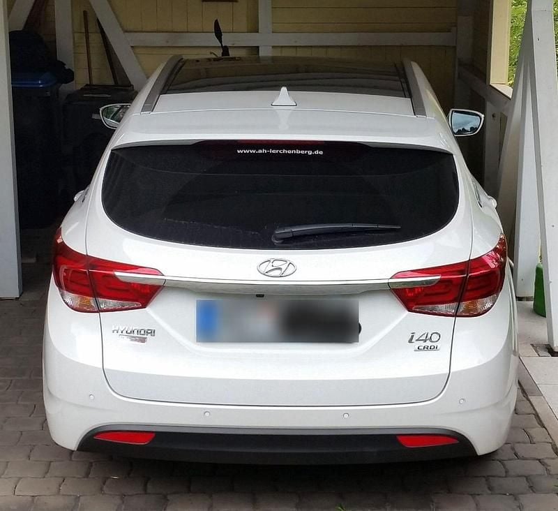 Gebraucht Hyundai i40 Premium 141 PS (103 kW) 2016 Weiß Kombi