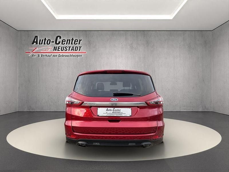 Gebraucht Ford S-MAX Titanium 239 PS (175 kW) 2016 Rot Van / Kleinbus