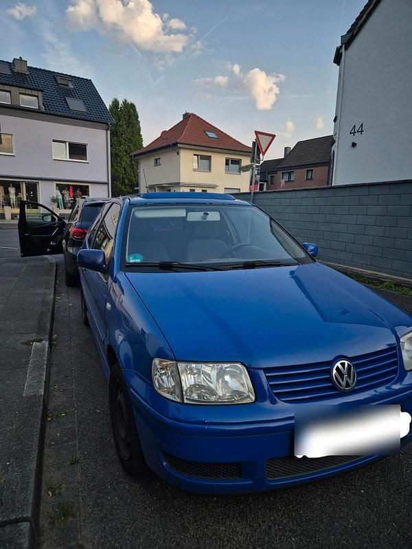 Blau Gebraucht 2001 VW Polo Kleinwagen | 450 € (Superpreis) - Bild 1/4