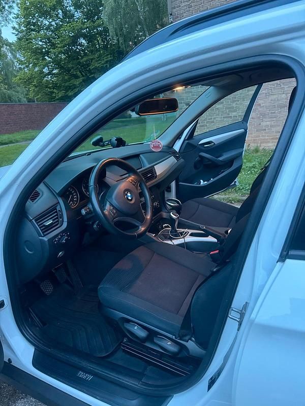 Gebraucht BMW X1 122 PS (89 kW) 2012 Weiß SUV