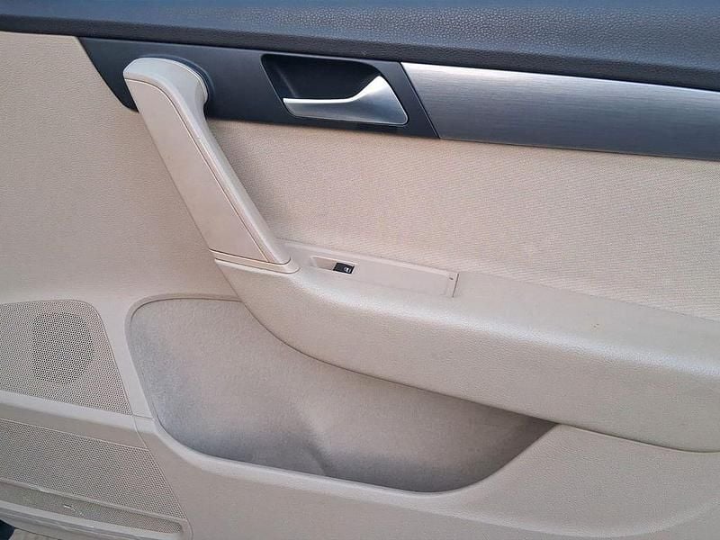 Second-hand VW Passat 177 CP (130 kW) 2014 Albastru Berlinǎ