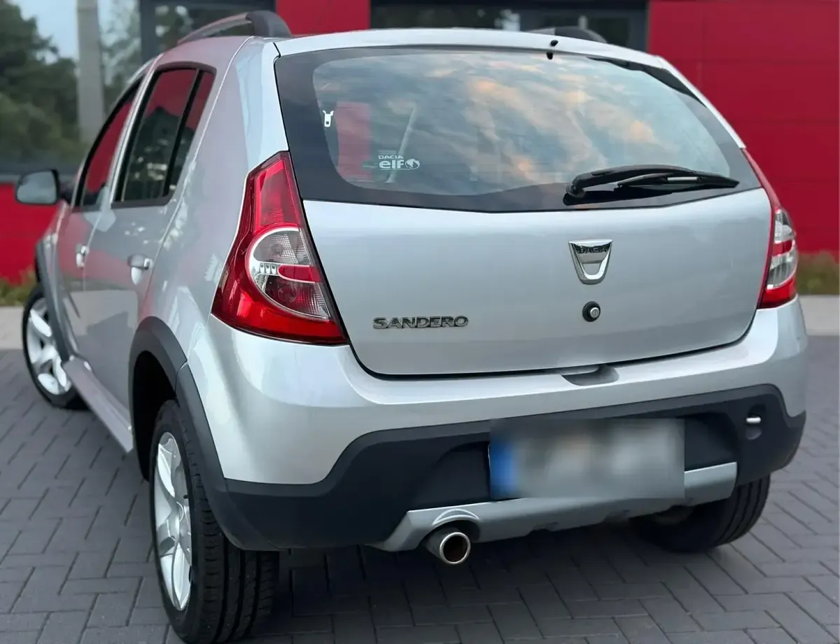Gebraucht Dacia Sandero Stepway 85 PS (62 kW) 2011 Silber Limousine