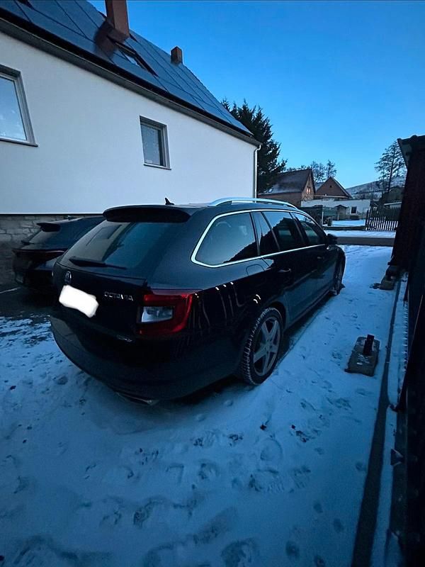 Gebraucht Skoda Octavia RS 184 PS (135 kW) 2017 Schwarz Kombi