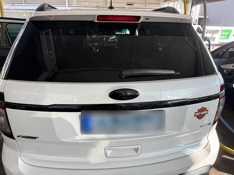Used Ford Explorer 370 HP (272 kW) 2014 White SUV