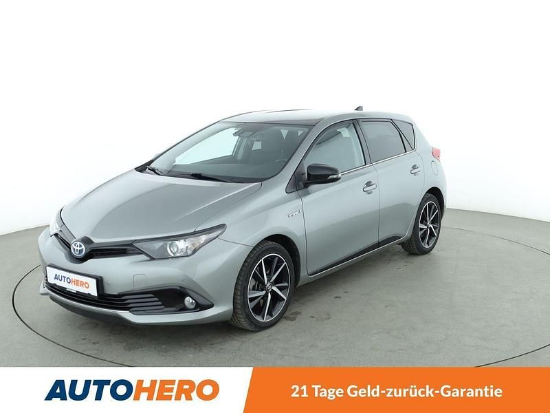 Silber Gebraucht 2017 Toyota Auris Hybrid Style Limousine | 16.490 € (Fairer Preis) - Bild 1/3