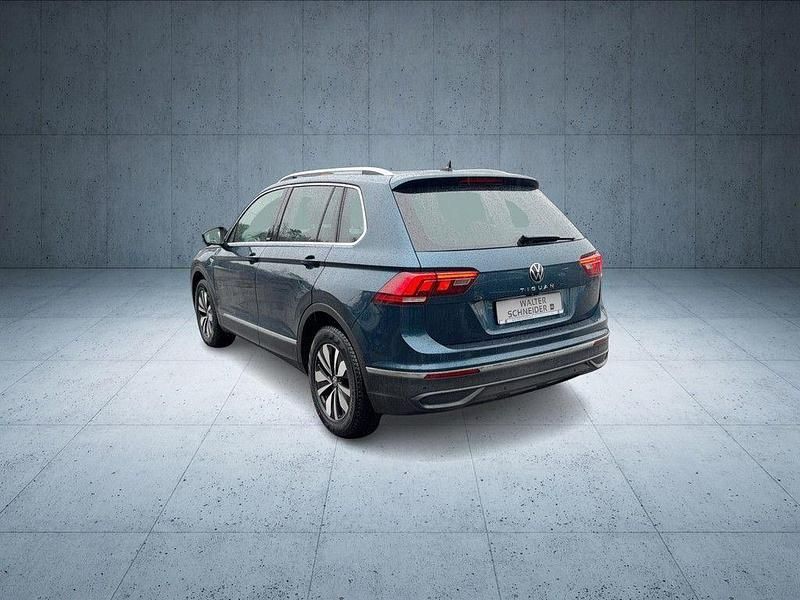 Gebraucht VW Tiguan Move 150 PS (110 kW) 2024 Nightshade blue metallic SUV