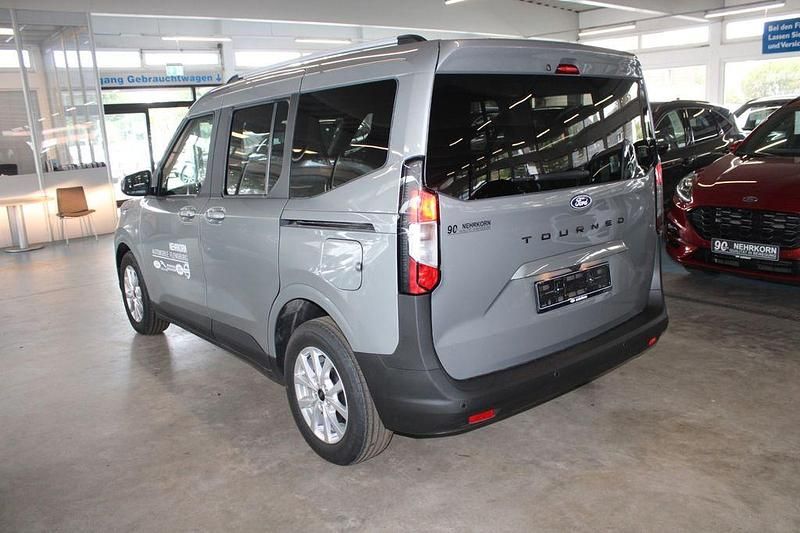 Gebraucht Ford Tourneo Courier Titanium 125 PS (91 kW) 2025 Grau Van / Kleinbus