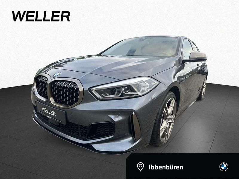 Mineralgrau (grau) Gebraucht 2020 BMW M135 Comfort Edition Kleinwagen | 27.890 € (Guter Preis) - Bild 1/4