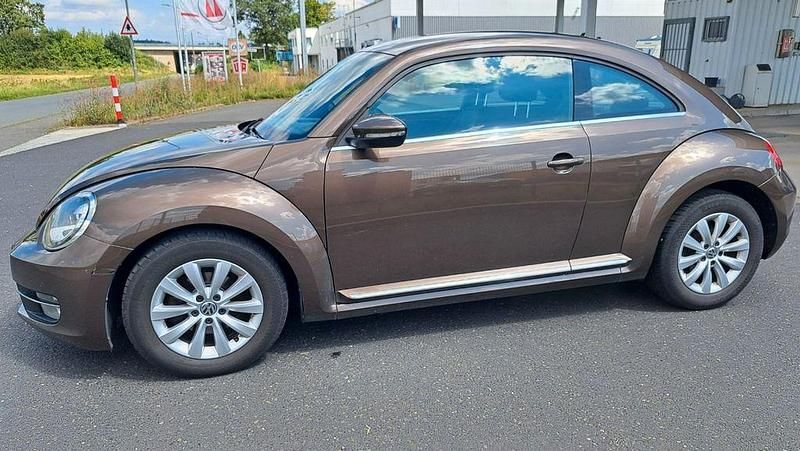 Braun Gebraucht 2012 VW Beetle Design Limousine | 5.800 € (Fairer Preis) - Bild 1/4